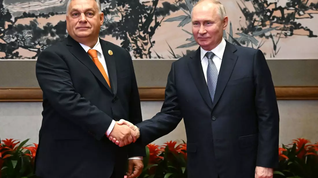 Ohne EU-Mandat: Der ungarische Ministerpräsident Viktor Orban reist offensichtlich gegen den Willen der EU-Partner nach Moskau. (Archivbild) - Bild: Grigory Sysoyev/AP/dpa