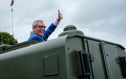 Der Brexit-Vorkämpfer will die Konservative Partei durch eine neue Bewegung ersetzen - Foto: Vadim Ghirda/AP/dpa