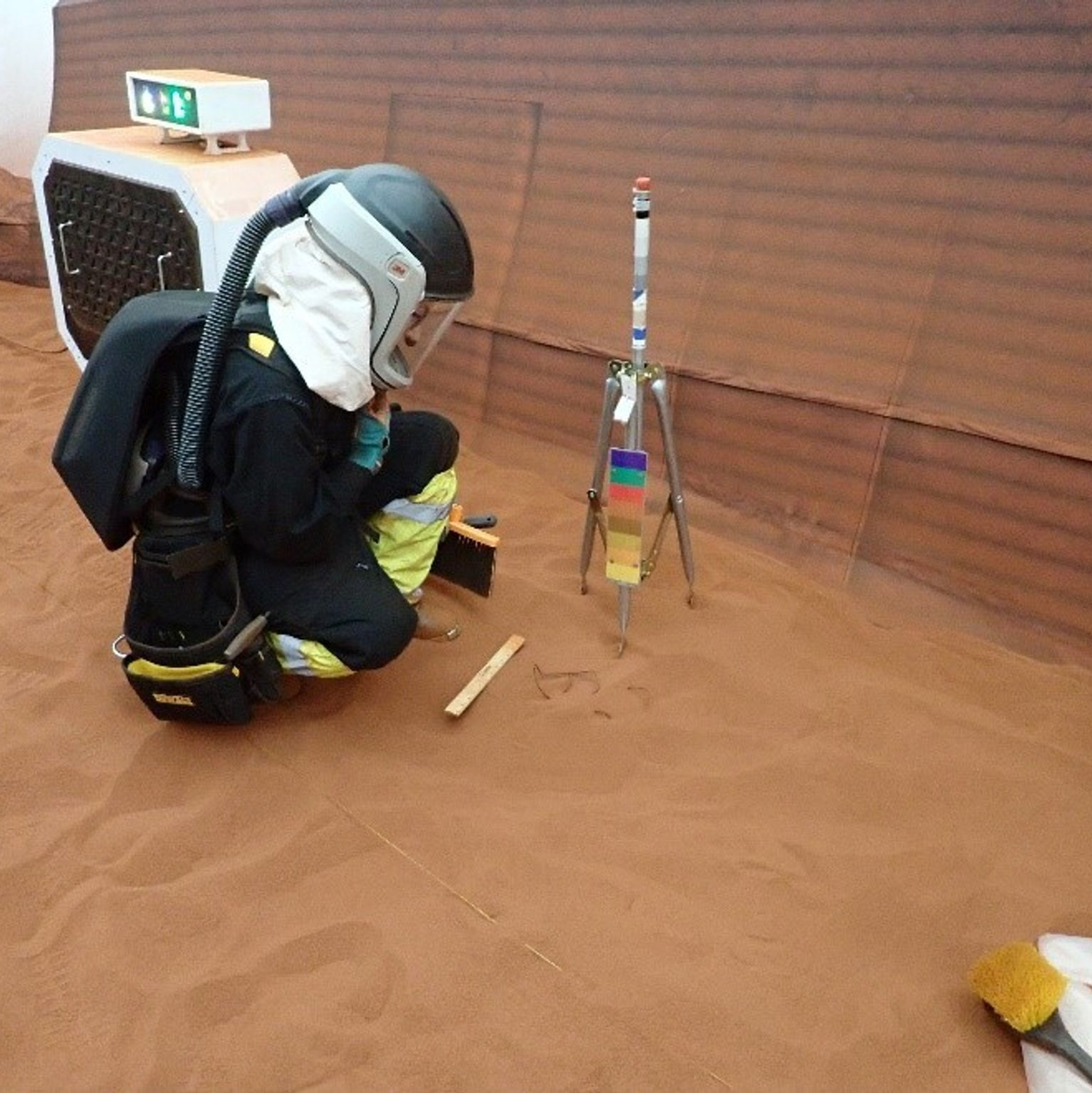 Ein CHAPEA-Besatzungsmitglied nimmt an einem simulierten 