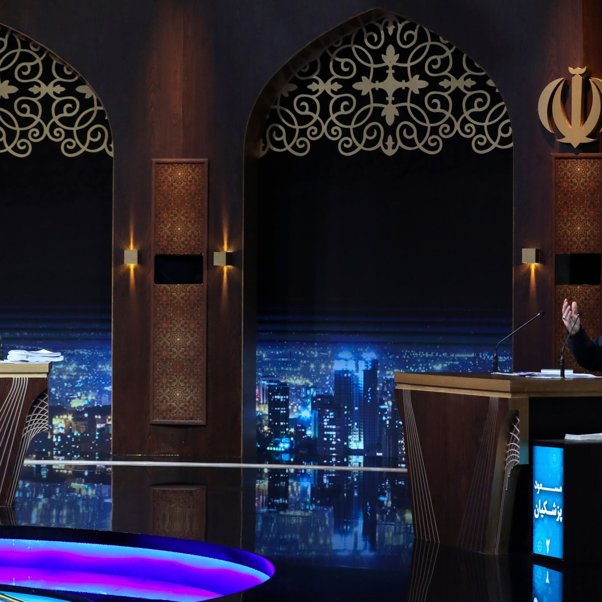 Bei der Stichwahl müssen sich die Wählerinnen und Wähler zwischen dem Hardliner Dschalili (l.) und dem Reformkandidaten Peseschkian (r.) entscheiden. (Archivbild) - Foto: Morteza Fakhri Nezhad/IRIB/AP/dpa