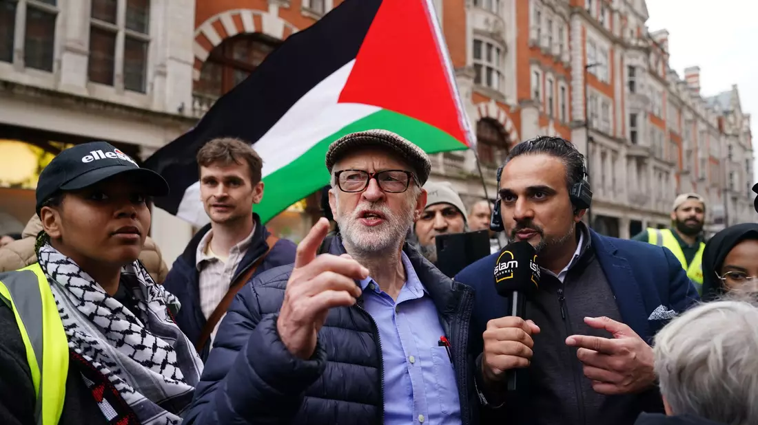 Jeremy Corbyn war Vorgänger von Starmer als Labour-Chef - Bild: Jordan Pettitt/PA Wire/dpa