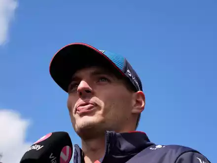 Weltmeister Max Verstappen belegte beim Training in Silverstone den vierten Platz. - Foto: Luca Bruno/AP/dpa