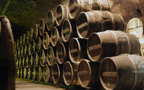 Chinas Untersuchung gegen importierten Branntwein aus der EU trifft vor allem Hersteller aus Frankreich. (Archivbild) - Foto: Andreas Drouve/dpa-tmn/dpa