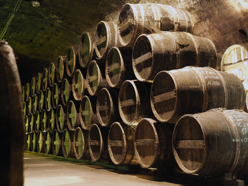 Chinas Untersuchung gegen importierten Branntwein aus der EU trifft vor allem Hersteller aus Frankreich. (Archivbild) - Foto: Andreas Drouve/dpa-tmn/dpa
