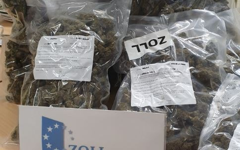 HZA-P: Paketsendung aus Italien mit mehr als 3 Kilogramm Marihuana gestoppt / Zoll kontrolliert Paketdienstleister in Großbeeren - Foto: presseportal.de