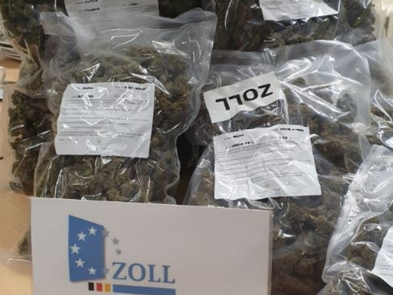 HZA-P: Paketsendung aus Italien mit mehr als 3 Kilogramm Marihuana gestoppt / Zoll kontrolliert Paketdienstleister in Großbeeren - Foto: presseportal.de