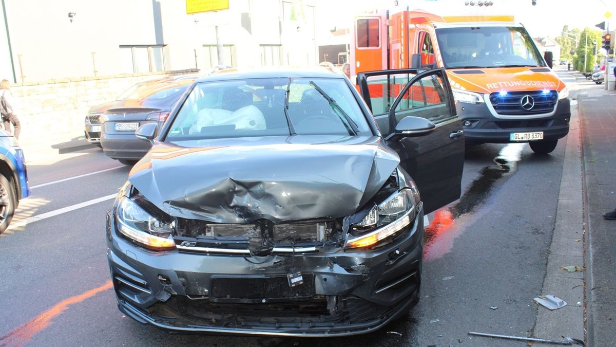 POL-RBK: Leichlingen - Drei Verletzte bei Frontalzusammenstoß - Foto: presseportal.de