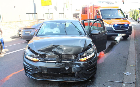 POL-RBK: Leichlingen - Drei Verletzte bei Frontalzusammenstoß - Foto: presseportal.de