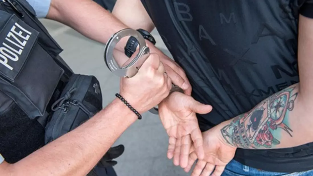 Bundespolizeidirektion München: Falsches Opfer ausgesucht Taschendiebfahnderin unsittlich belästigt - Bild: presseportal.de