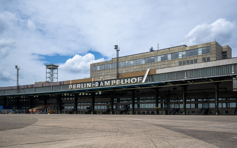Zwei neue Buchstaben - Foto: Monika Skolimowska/dpa