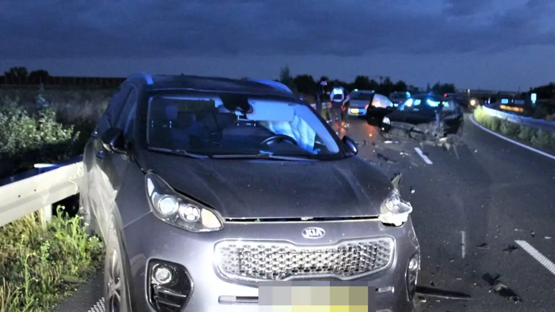 POL-VIE: Nettetal-Leuth: Unfall in einer Kurve - Fahrer muss zur Blutprobe - Bild: presseportal.de