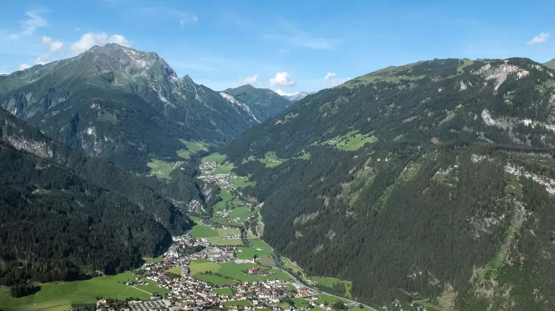 Beim Wandern in Zillertal erlitt die Frau einen allergischen Schock. (Foto: Archiv) - Bild: Frank Kleefeldt/dpa