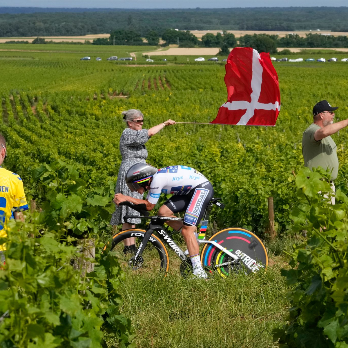 Biniam Girmay aus Eritrea gewann bei der diesjährigen Tour de France bereits seine zweite Etappe. - Foto: Jerome Delay/AP/dpa