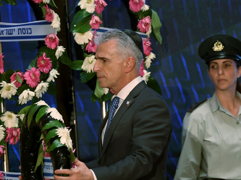 Mossad-Chef David Barnea fĂŒhrt derzeit fĂŒr Israel die indirekten GesprĂ€che ĂŒber einen Geisel-Deal (Archivbild). - Foto: Gil Cohen-Magen/Pool AFP/AP/dpa