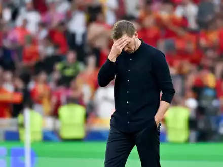 Bundestrainer Julian Nagelsmann schaut nach dem EM-Aus kämpferisch in die Zukunft. - Foto: Marijan Murat/dpa
