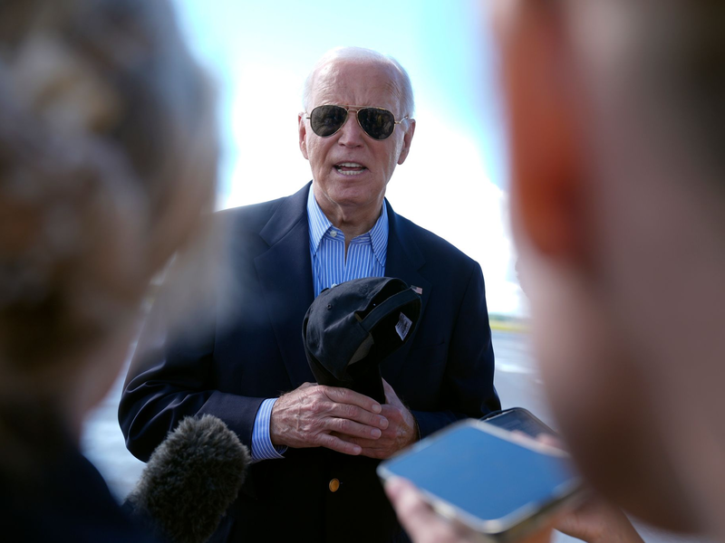 Bleibt US-Präsident Joe Biden im Rennen um das Weiße Haus? Der Demokrat bleibt starr auf Kurs - doch in seiner Partei herrscht Unruhe. - Foto: Manuel Balce Ceneta/AP