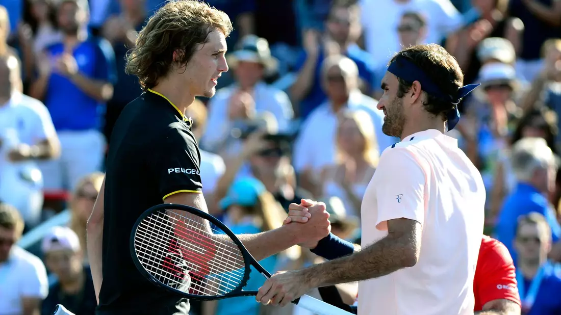 Der frühere Tennis-Star Roger Federer traut Olympiasieger Alexander Zverev einen Wimbledon-Coup zu. - Bild: picture alliance / Paul Chiasson/The Canadian Press via AP/dpa