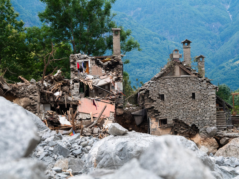 Ein Unwetter am vergangenen Wochenende hat im Bavonatal schwere Schäden angerichtet. (Archivbild) - Foto: Samuel Golay/KEYSTONE/TI-PRESS/dpa