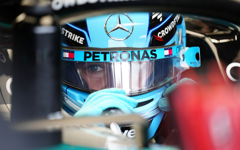 Mercedes-Pilot George Russell hat sich in Silverstone die Pole gesichert. - Foto: David Davies/PA Wire/dpa Mercedes-Pilot George Russell hat sich in Silverstone die Pole gesichert. - Foto: David Davies/PA Wire/dpa