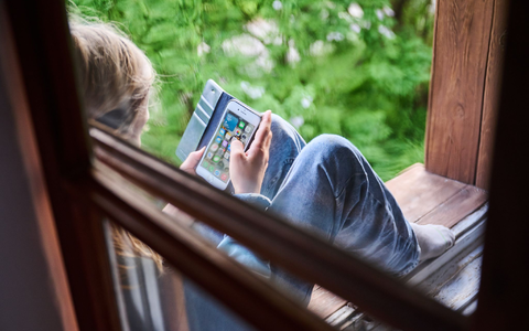 Auch im Netz gibt es keine Gleichberechtigung, sagen Experten. (Archivbild) - Foto: Annette Riedl/dpa Auch im Netz gibt es keine Gleichberechtigung, sagen Experten. (Archivbild) - Foto: Annette Riedl/dpa