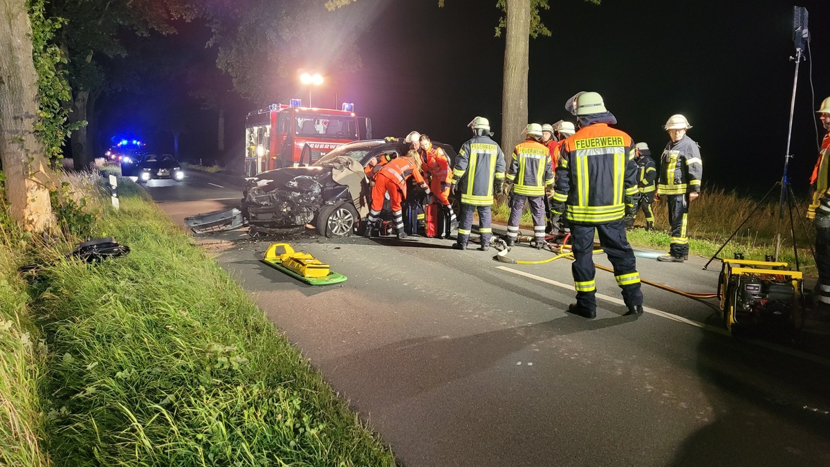 FW-ROW: Fahrer wird bei Verkehrsunfall im PKW eingeschlossen - Foto: presseportal.de