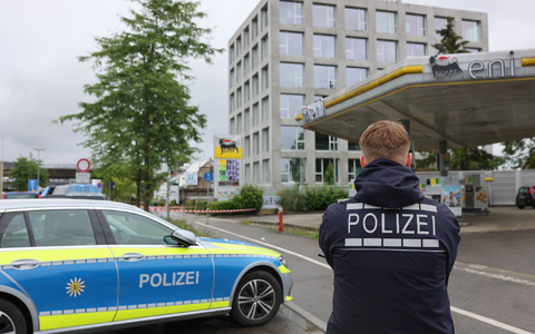 Die Polizei fasst zwei flüchtige Täter in der Schweiz. Sie sollen an einer Tankstelle in Konstanz einen Mnn schwer verletzt haben. - Foto: Florian Förster SWD/Südwestdeutsches Mediennetzwerk/dpa