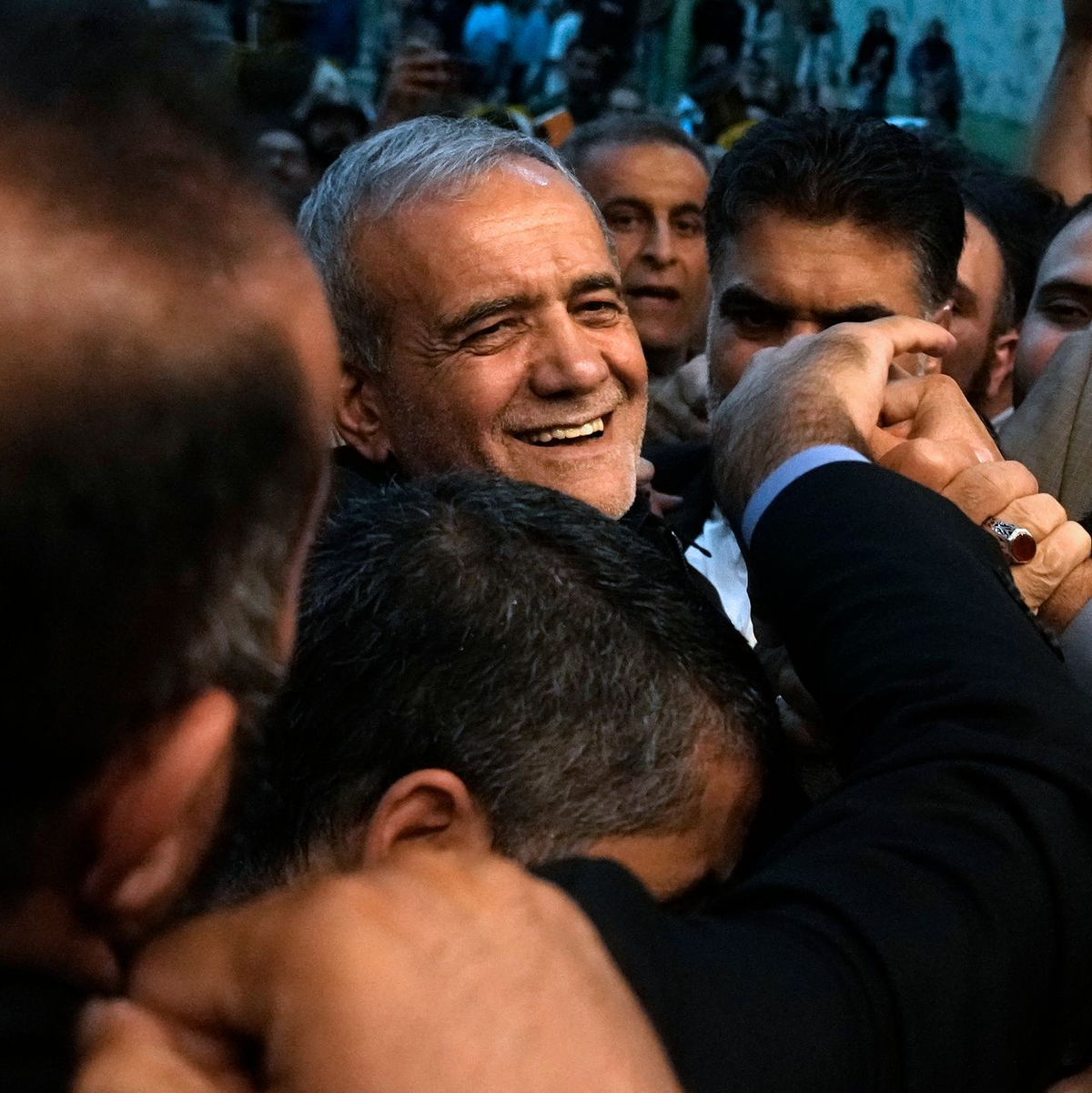 Sein Sieg ist ein Erfolg für das sogenannte Reformlager. Wie viel dieses im Staat verändern kann, ist allerdings unklar. (Archivbild) - Foto: Vahid Salemi/AP