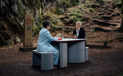 Die AfD-Vorsitzende Alice Weidel wünscht sich Donald Trump als nächsten US-Präsidenten. - Foto: Thomas Victor/ZDF/dpa Die AfD-Vorsitzende Alice Weidel wünscht sich Donald Trump als nächsten US-Präsidenten. - Foto: Thomas Victor/ZDF/dpa