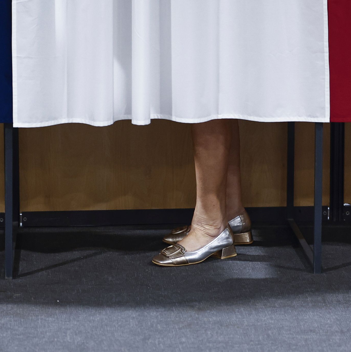 Präsident Macron hat mit Sondierungen für eine Regierungsbildung begonnen. - Foto: Mohammed Badra/EPA POOL/AP/dpa