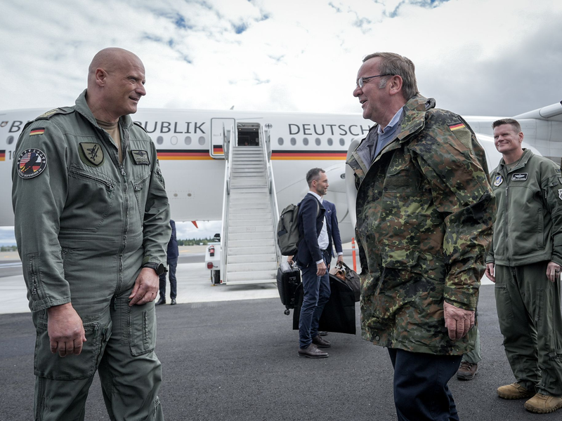 Pistorius kritisiert die geringen Steigerungen im Haushaltsentwurf für die Bundeswehr . (Foto aktuell) - Foto: Kay Nietfeld/dpa