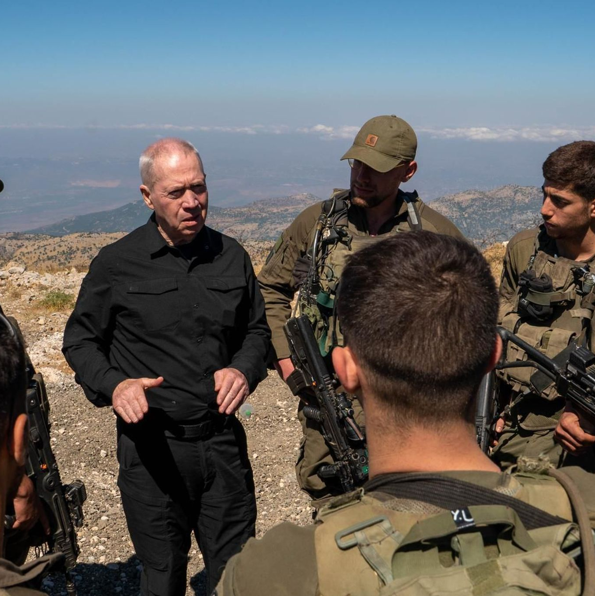 Israels Verteidigungsminister will den Druck auf die Hisbollah im Norden aufrechterhalten. - Foto: Ariel Hermoni/IMoD/dpa