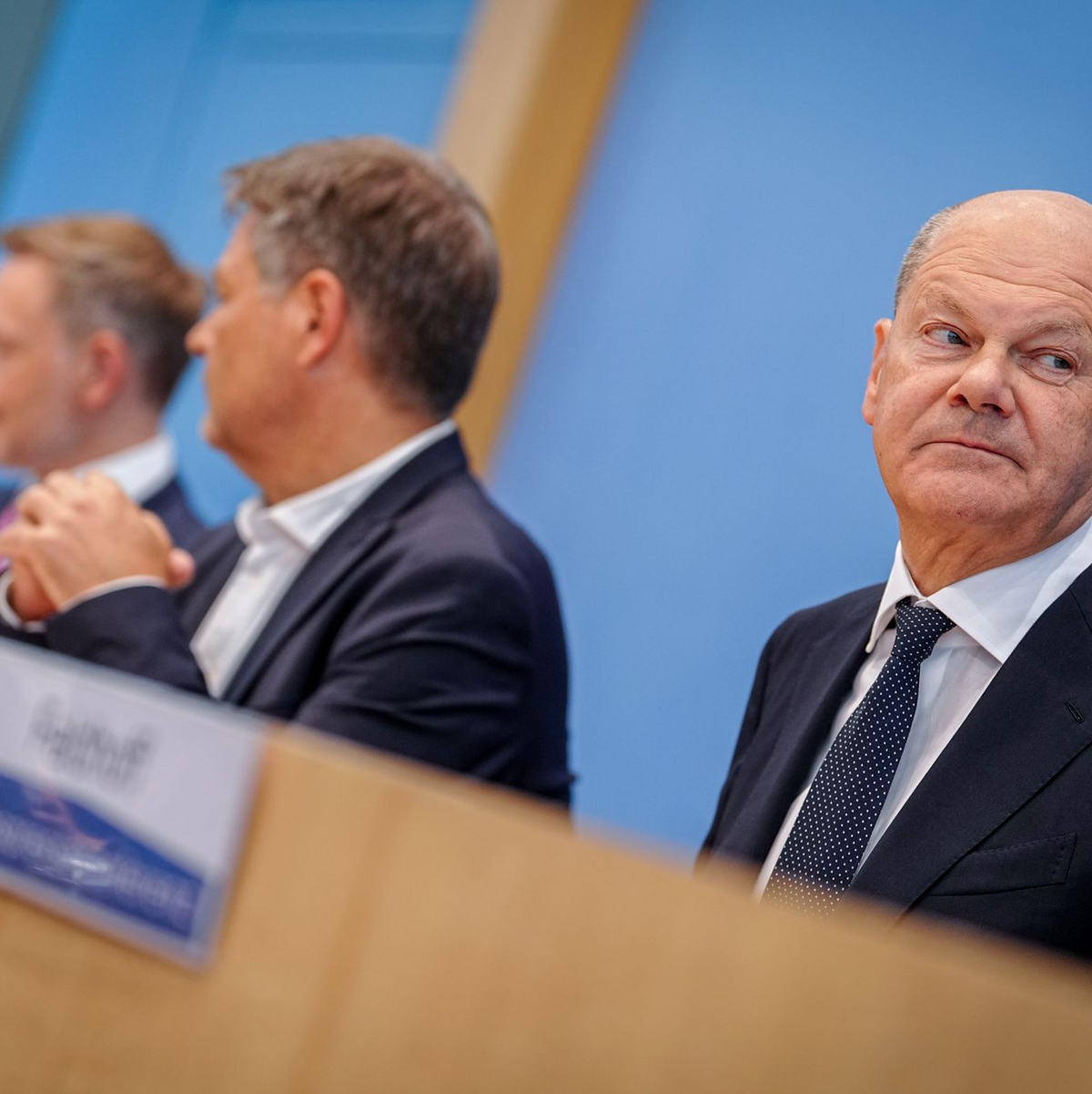 Wie weit Arbeitszeit lockern? Ampel-Spitzen in Berlin. (Archivbild) - Foto: Kay Nietfeld/dpa