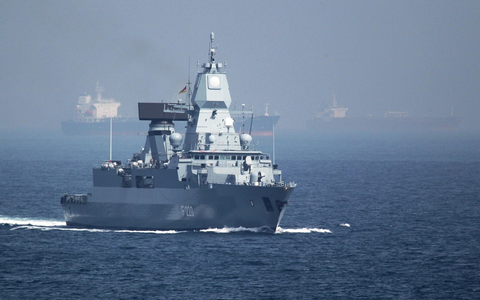 Fregatte Hamburg läuft zum Flugkörperschießen aus - Foto: presseportal.de