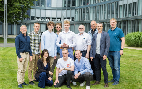 Wenn Computer sich nicht verrechnen dürfen - HPI-Studierende entwickeln Plattform, die den Betrieb von IT-Bahnanwendungen in der Cloud ermöglicht - Foto: presseportal.de