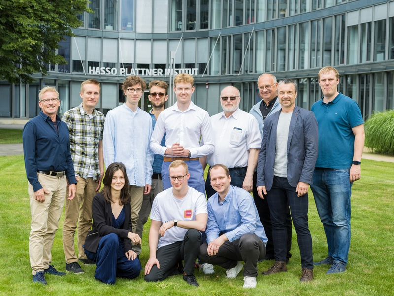 Wenn Computer sich nicht verrechnen dürfen - HPI-Studierende entwickeln Plattform, die den Betrieb von IT-Bahnanwendungen in der Cloud ermöglicht - Foto: presseportal.de