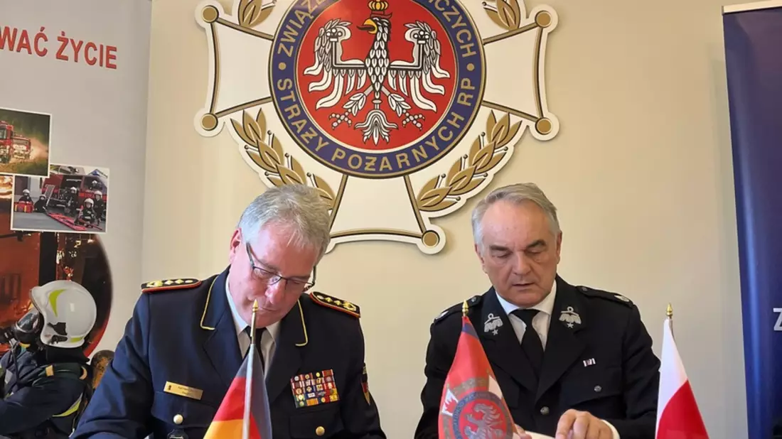 Deutsch-polnische Zusammenarbeit weiter gestärkt / Deutscher Feuerwehrverband erneuert Vereinbarung mit polnischem Pendant - Bild: presseportal.de