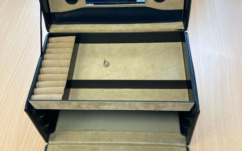 POL-DEL: Landkreis Oldenburg: Schmuckschatulle in Kleinenkneten gefunden +++ Eigentümer gesucht - Foto: presseportal.de