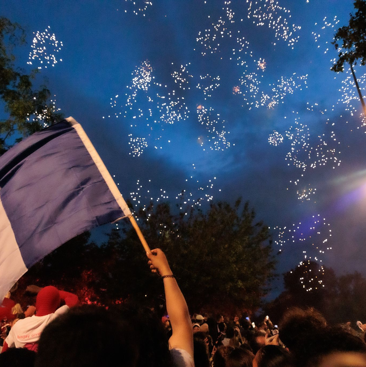 Viele Menschen in Frankreich sind erleichtert über den Wahlausgang. - Foto: Sadak Souici/ZUMA Press Wire/dpa