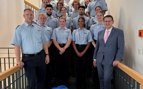 POL-HAM: Herzlich willkommen in Hamm: 30 neue Kommissaranwärterinnen und -anwärter starten ihr erstes Praktikum - Foto: presseportal.de