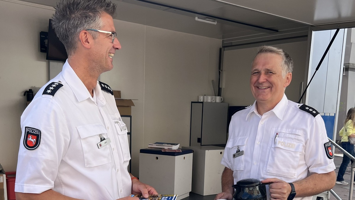 POL-NI: Landkreis Nienburg und Schaumburg - Termine Coffee with a cop - Foto: presseportal.de