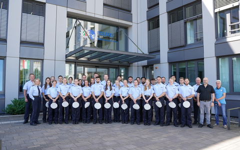 POL-GM: Polizeianwärterinnen und Polizeianwärter starten im Oberbergischen in ihr erstes Praktikum - Foto: presseportal.de