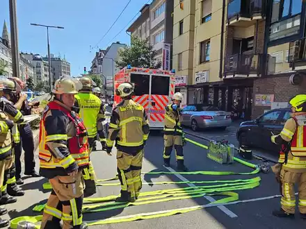 Ende Juni kostete eine Explosion in Solingen einen Mann das Leben - nun prüft die Polizei, ob Auseinandersetzungen im Drogenmilieu der Hintergrund sind. - Foto: Gianni Gattus/dpa