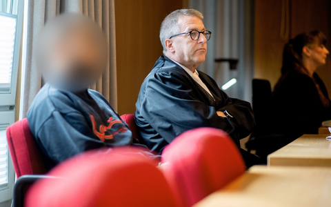Ein Autofahrer hat Schuld am Tod seines Beifahrers auf der Flucht vor der Polizei (Archivbild). - Foto: Hauke-Christian Dittrich/dpa