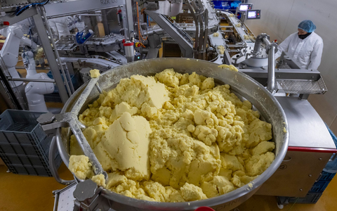 Die Lebensmittelherstellung erfordert oft einen hohen Energieaufwand. - Foto: Hendrik Schmidt/dpa