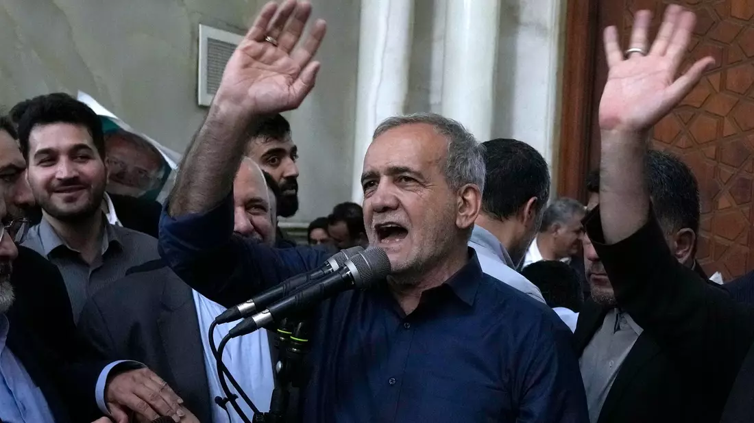 Irans neuer Präsident Peseschkian will die Unterstützung für die Widerstandsfront gegen Israel fortsetzen. (Archivbild) - Bild: Vahid Salemi/AP