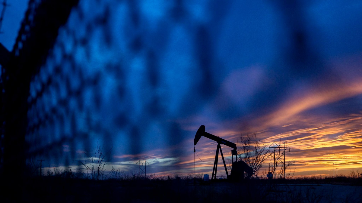 Viel Geld wird weiter in fossile Industrien investiert. (Archivbild) - Foto: Jacob Ford/Odessa American/AP/dpa