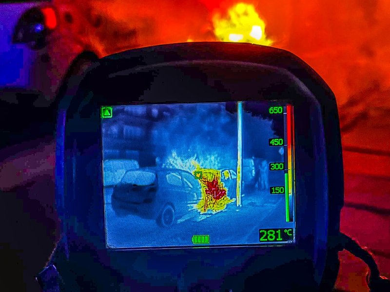 FW Dresden: Mehrere Fahrzeugbrände innerhalb einer Stunde im Stadtgebiet - Foto: presseportal.de