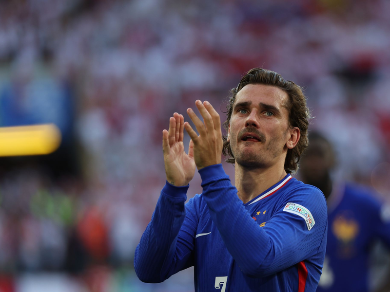 Frankreichs Antoine Griezmann freut sich auf das EM-Halbfinale gegen die Spanier. - Foto: Friso Gentsch/dpa