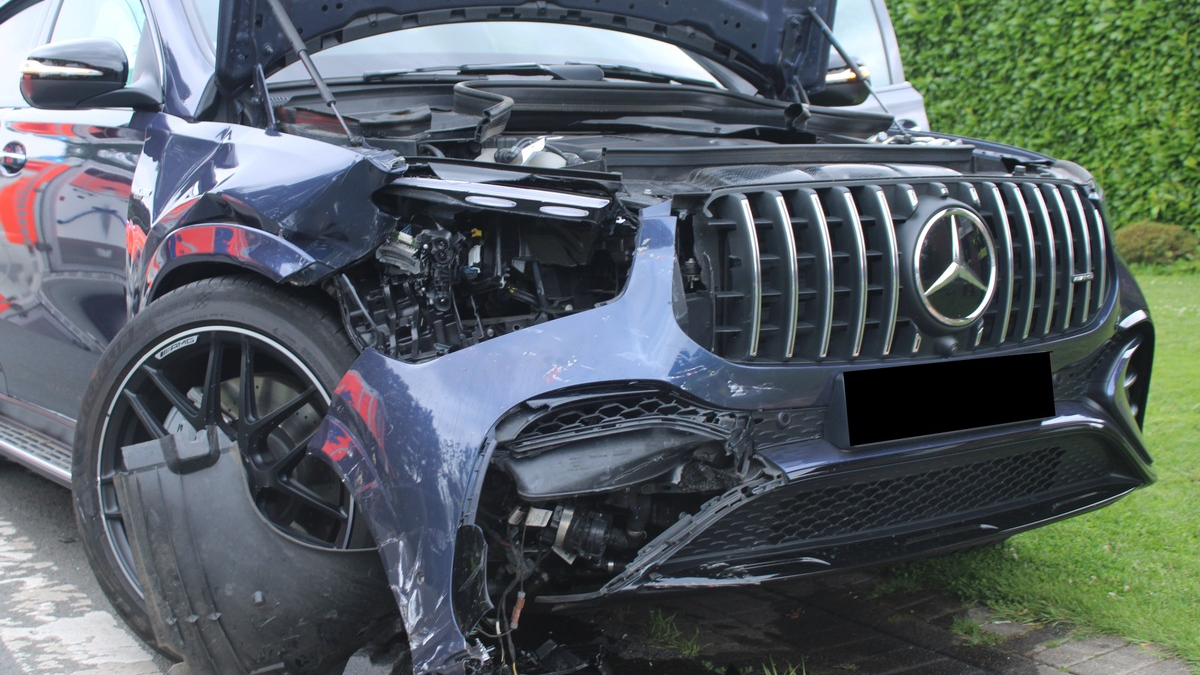 POL-MI: Zwei Personen bei Zusammenstoß leicht verletzt - Foto: presseportal.de