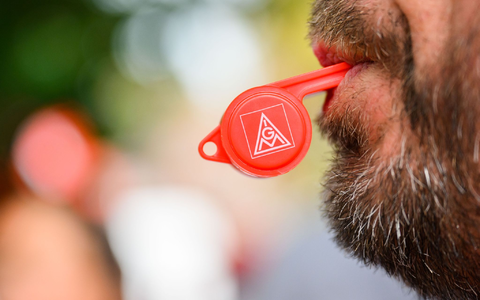 In der Metall- und Elektrobranche sind Warnstreiks ab dem 29. Oktober möglich. (Archivbild) - Foto: Julian Stratenschulte/dpa